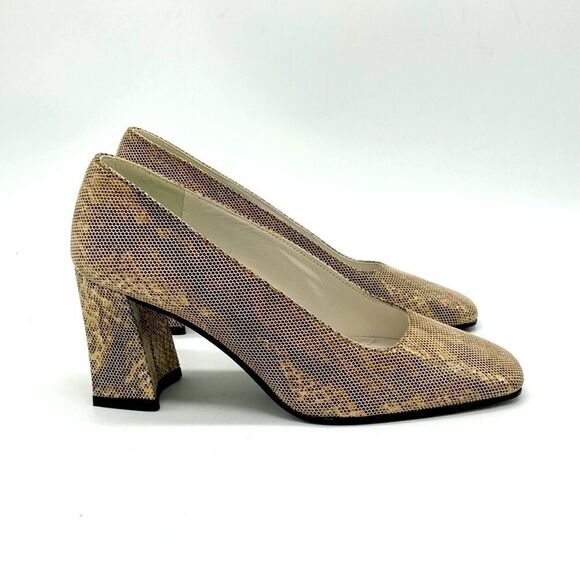 Stuart Weitzman Heel  - Picture 3 of 11